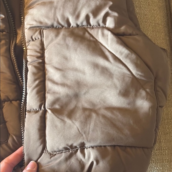 Love Tree Tan Puffer Vest - Picture 4 of 5